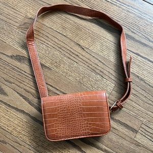 Leather belt bag